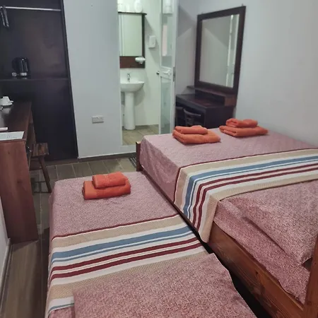 - Double Maison d'hôtes 3*